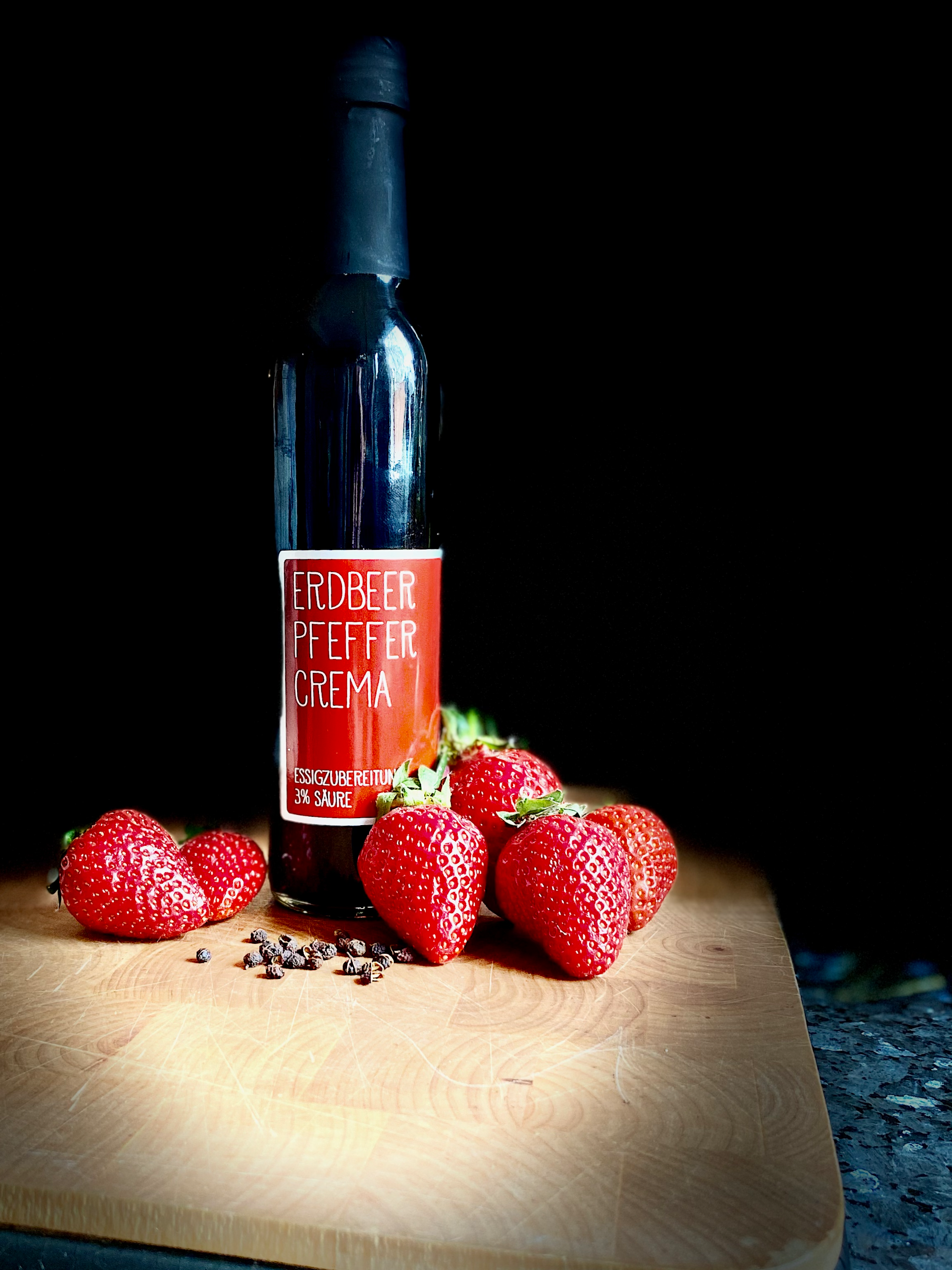 Erdbeer Pfeffer Crema Essigzubereitung 3% Säure